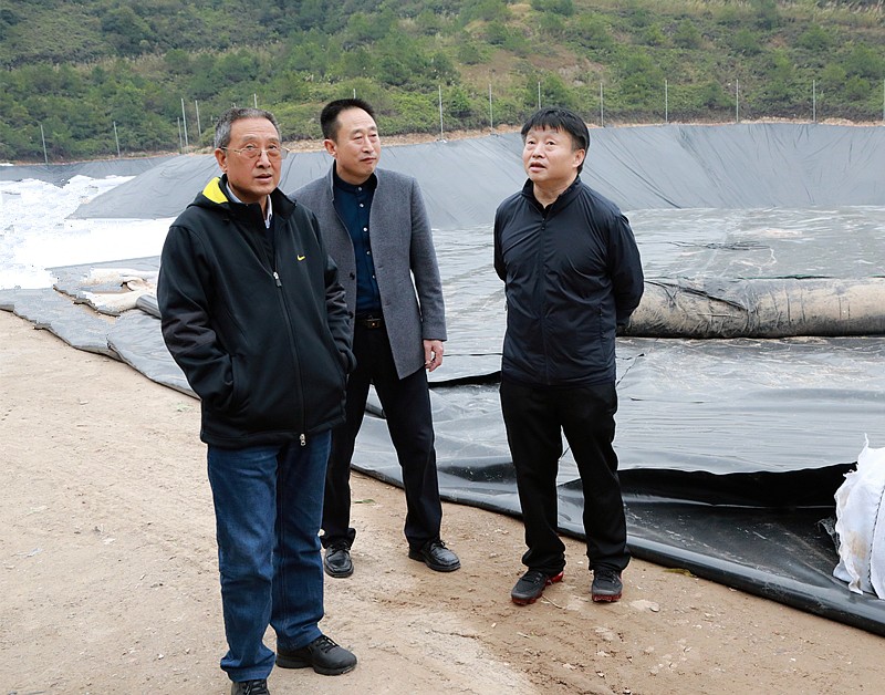 �������ڹ���������й̷ϴ��óͷ�����ʱָ������ץ��Ե�������������ƹ�ҵ���߳�ȥ��