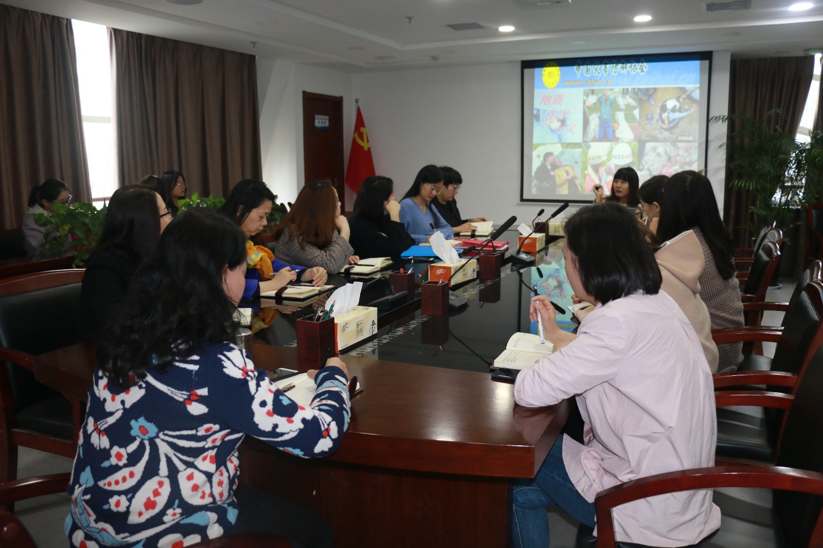 ˮ���ι�˾��Ů���ɷ����������Ů��������