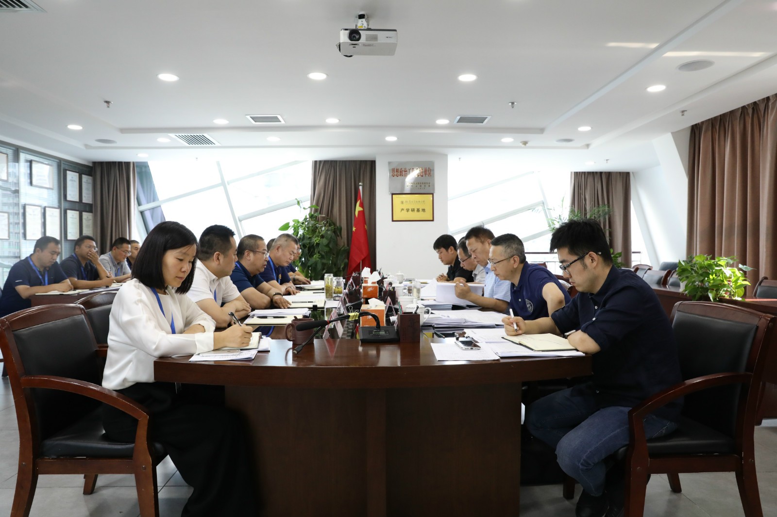 �˷嵽ˮ���ι�˾��չ���������ġ��м�ʹ�����������ר�����