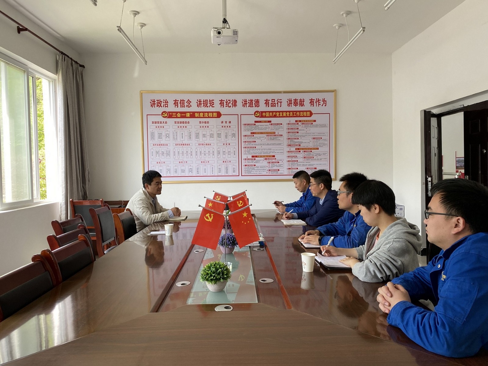 ʩչ��Ա�ȷ�ģ������ ��Ϊһ�߰�ʵ��