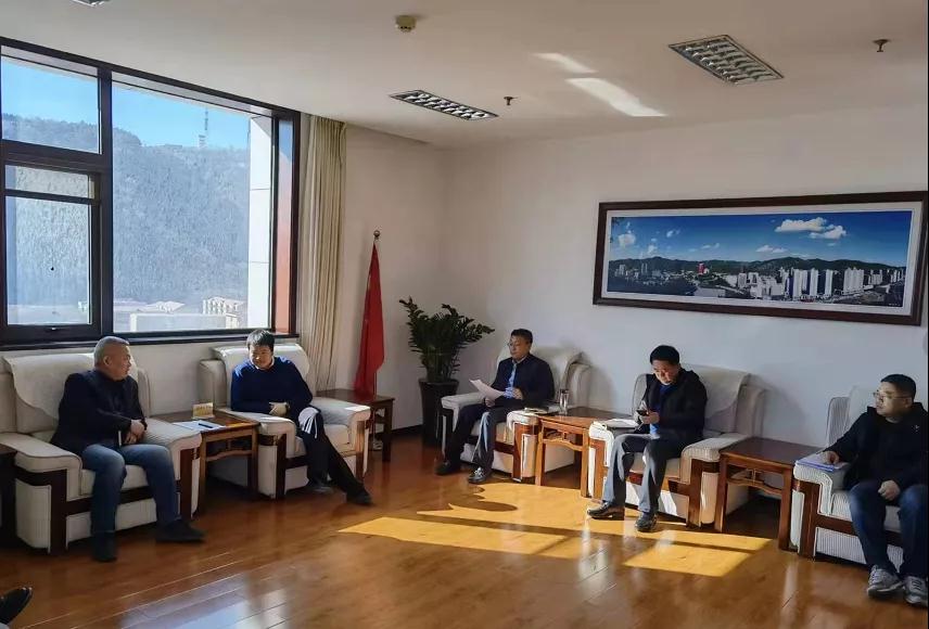 ���ݻ��Ӱ��а�����ί����ǡ��������������������