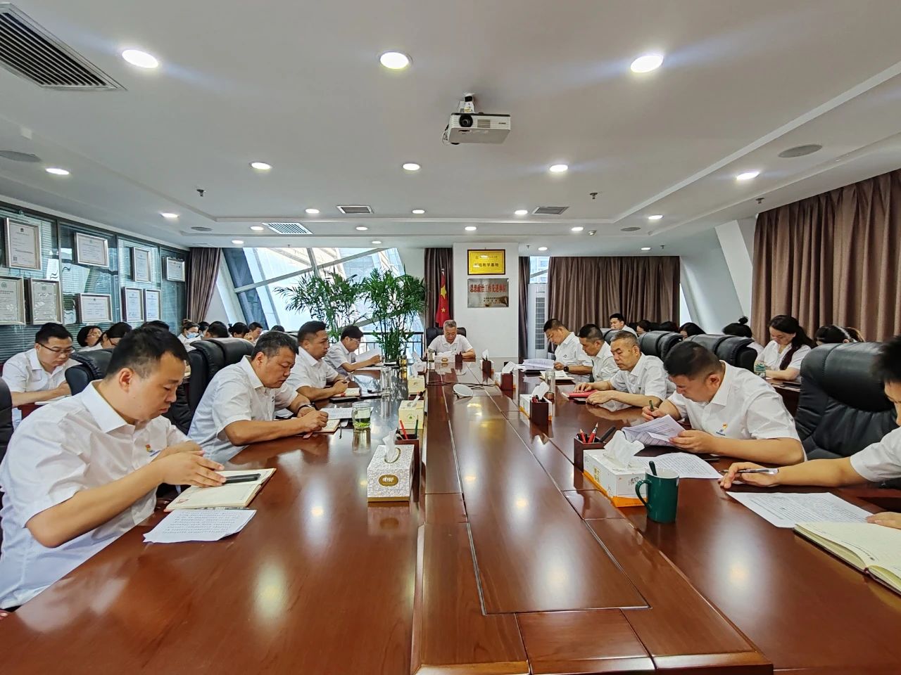 Ë®ÇéÐι«Ë¾µ³Ö§²¿£ºÎ§ÈÆ¡°Èý¸ö¼á³Ö¡±Íƶ¯µ³¼Íѧϰ½ÌÓý×ßÉî×ßʵ Ë®ÇéÐι«Ë¾µ³Ö§²¿£ºÎ§ÈÆ¡°Èý¸ö¼á³Ö¡±Íƶ¯µ³¼Íѧϰ½ÌÓý×ßÉî×ßʵ