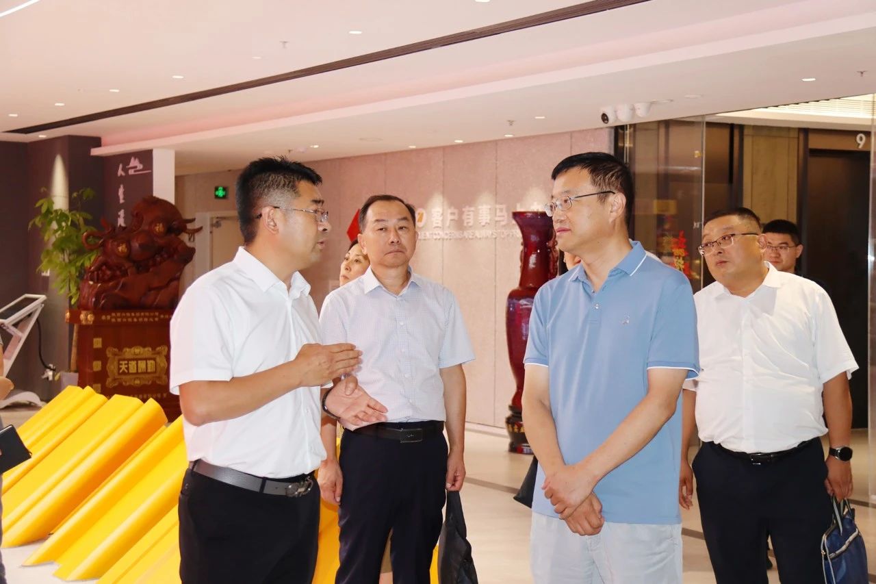mg冰球突破集团与陆运助公司座谈互换